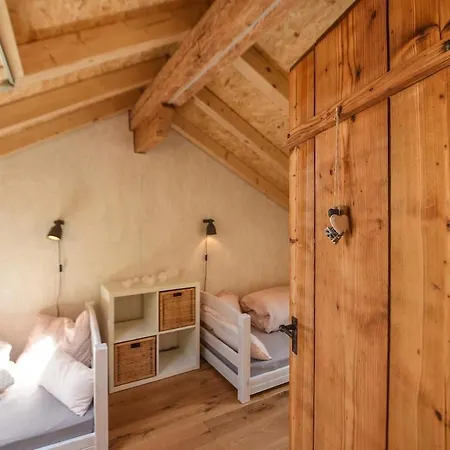 Les Tsablos- Mayen-maiensaess In Vercorin, Valais Feriehus